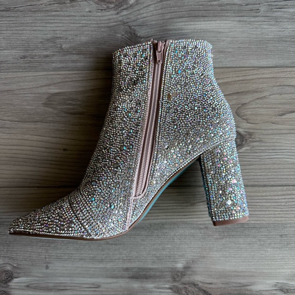 Betsy Johnson CADY Rhinestones bootie NIB - Picture 10 of 14